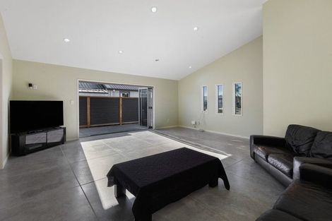 Photo of property in 6 Breaker's Crescent, Waihi Beach, 3611