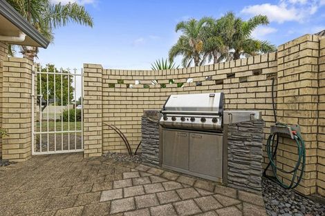 Photo of property in 157 Gravatt Road, Papamoa Beach, Papamoa, 3118