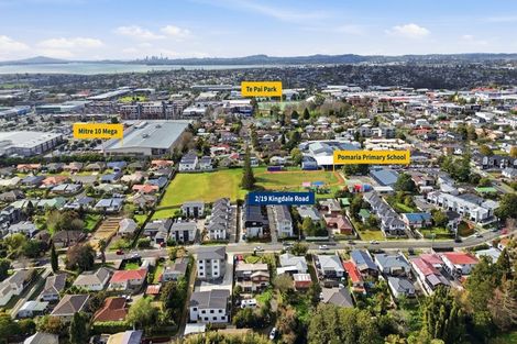 Photo of property in 2/19 Kingdale Road, Henderson, Auckland, 0610