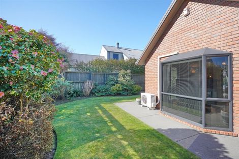 Photo of property in 2/112 Memorial Avenue, Burnside, Christchurch, 8053