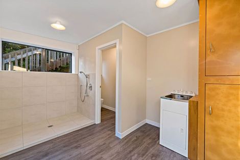 Photo of property in 87 Bethells Road, Waitakere, Henderson, 0782