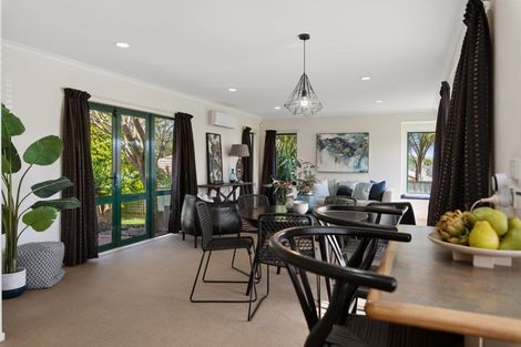 Photo of property in 4 Molyneux Place, Welcome Bay, Tauranga, 3112