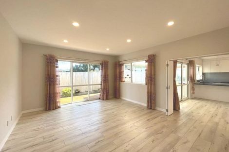 Photo of property in 14a Bridge Avenue, Te Atatu South, Auckland, 0610