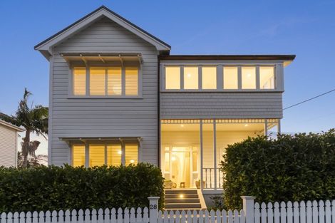 Photo of property in 28 Princes Street, Northcote Point, Auckland, 0627