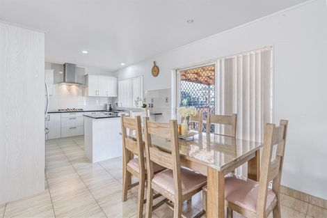 Photo of property in 4 Camberley Court, Manurewa East, Auckland, 2102