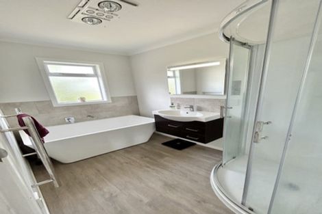 Photo of property in 15 Loasby Crescent, Newlands, Wellington, 6037