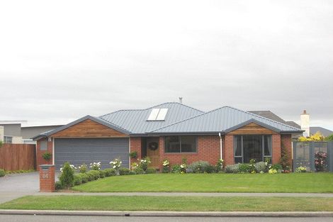 Photo of property in 84 Broadhaven Avenue, Parklands, Christchurch, 8083