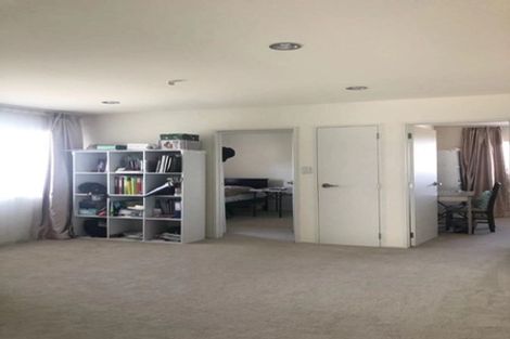 Photo of property in 16 Loughros Place, Pinehill, Auckland, 0632