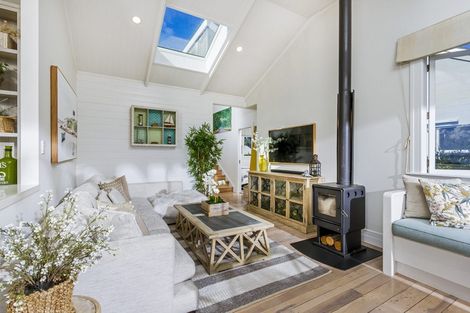 Photo of property in 103 The Esplanade, Manly, Whangaparaoa, 0930