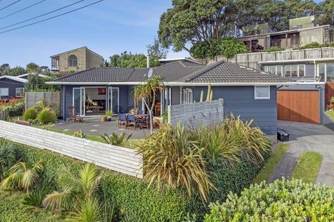 Photo of property in 94 Messenger Terrace, Oakura, 4314