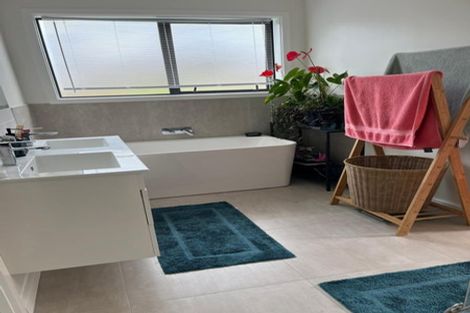 Photo of property in 5 Libertia Lane, Orewa, 0931