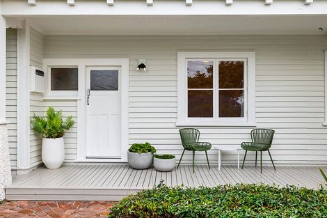 Photo of property in 66 Paynters Avenue, Strandon, New Plymouth, 4312