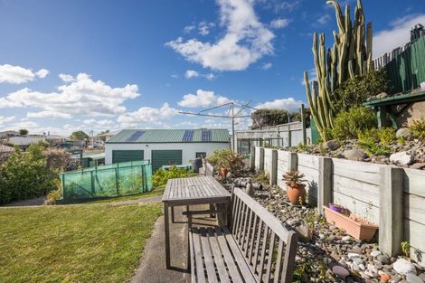 Photo of property in 43 Shortt Street, Foxton Beach, Foxton, 4815