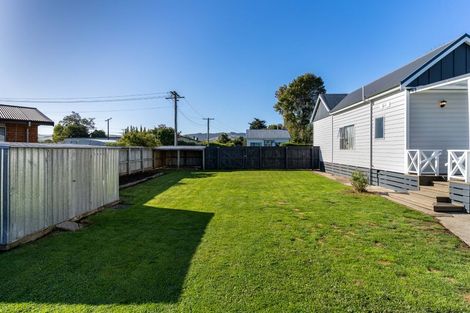 Photo of property in 2 Queen Street, Milton, 9220