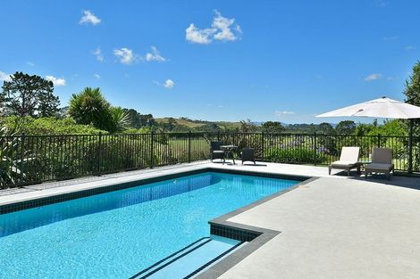 Photo of property in 940 South Head Road, South Head, Helensville, 0874