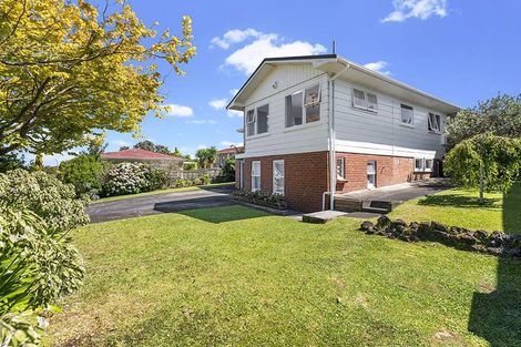 Photo of property in 23 Ellesmere Crescent, Pakuranga Heights, Auckland, 2010