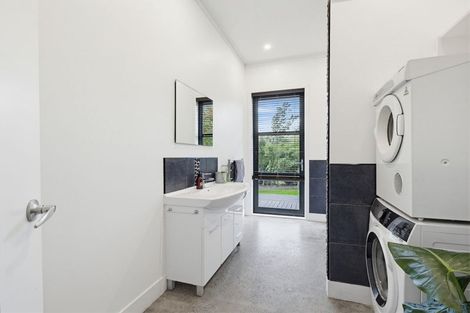 Photo of property in 334 Aokautere Drive, Aokautere, Palmerston North, 4471