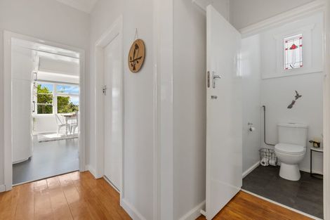 Photo of property in 174 Seaview Road, Westown, New Plymouth, 4310