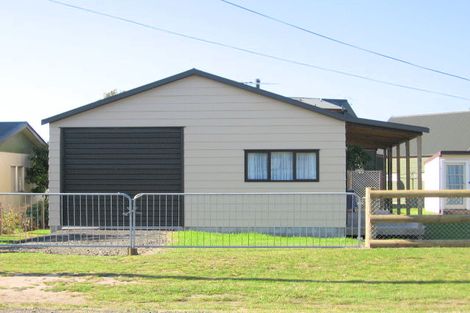 Photo of property in 3 Captain Cook Road, Cooks Beach, Whitianga, 3591