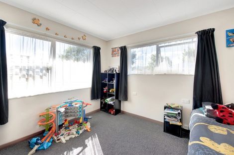 Photo of property in 8b Windlesham Place, Wakefield, 7025