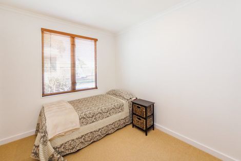 Photo of property in 16 Royal Oak Drive, Kelvin Grove, Palmerston North, 4414