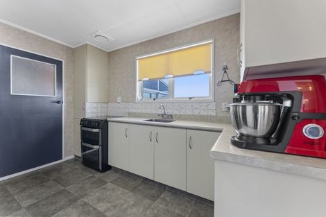 Photo of property in 26 Dunk Place, Milson, Palmerston North, 4414