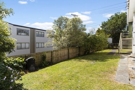 Photo of property in 3/116 Beach Haven Road, Beach Haven, Auckland, 0626