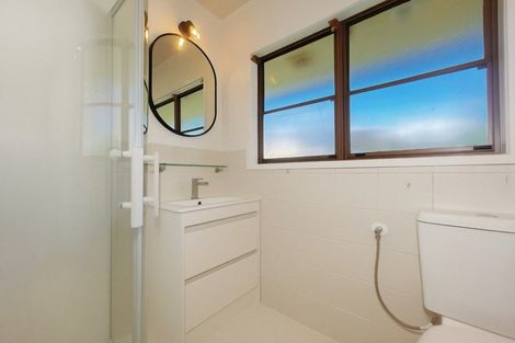 Photo of property in 1/9 Fuchsia Place, Birkdale, Auckland, 0626