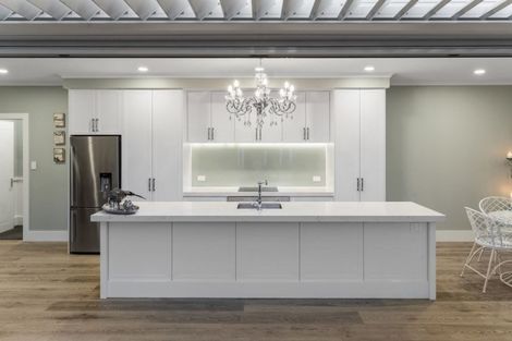 Photo of property in 1 Almond Grove, Greenhithe, Auckland, 0632