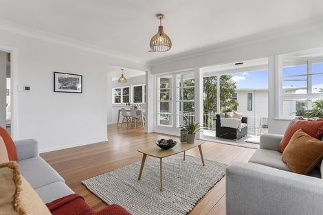 Photo of property in 5 Braebank Lane, Te Atatu South, Auckland, 0610