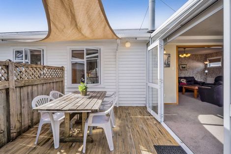 Photo of property in 12 Miro Street, Merrilands, New Plymouth, 4312