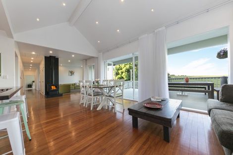 Photo of property in 298 Rimmer Road, Helensville, 0875