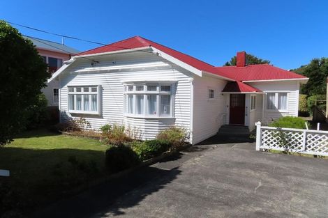 Photo of property in 13 Severn Street, Island Bay, Wellington, 6023