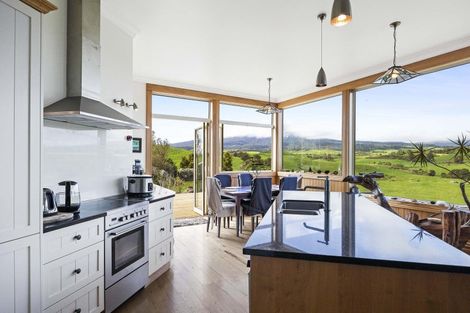 Photo of property in 3095 Carrington Road, Okato, New Plymouth, 4381