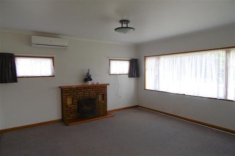 Photo of property in 53 Seaview Road, Marfell, New Plymouth, 4310
