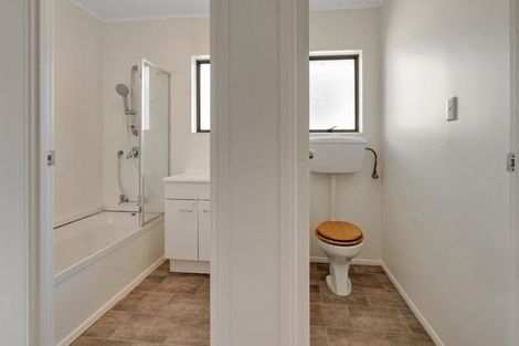 Photo of property in 2/125 Pigeon Mountain Road, Half Moon Bay, Auckland, 2012