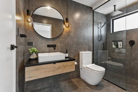 Photo of property in 33 Fernielea Drive, Riverhead, 0793