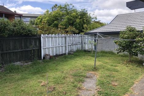 Photo of property in 16 Mallard Place, Unsworth Heights, Auckland, 0632