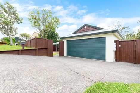 Photo of property in 33 Zefiro Drive, Massey, Auckland, 0614