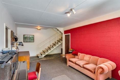 Photo of property in 16 Burns Road, Hospital Hill, Napier, 4110