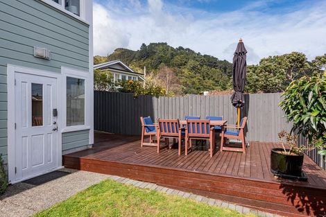 Photo of property in 5-7 Mahoe Street, Eastbourne, Lower Hutt, 5013