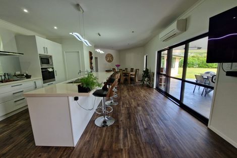 Photo of property in 15 Opal Avenue, Timberlea, Upper Hutt, 5018