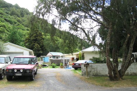 Photo of property in 46 Bridge Road, Birchville, Upper Hutt, 5018