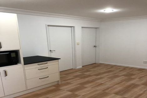 Photo of property in 43 Medallion Drive, Oteha, Auckland, 0632