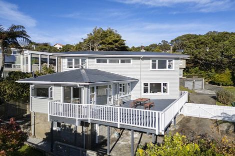 Photo of property in 3 Grenfell Drive, Karori, Wellington, 6012
