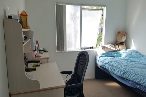 Photo of property in 2/276 East Coast Road, Milford, Auckland, 0620