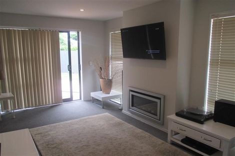 Photo of property in 45 Woodville Street, Edgeware, Christchurch, 8013