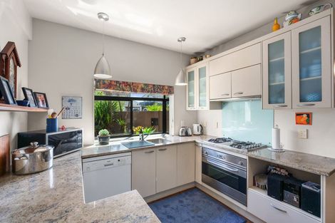 Photo of property in 1/43 Milford Road, Milford, Auckland, 0620