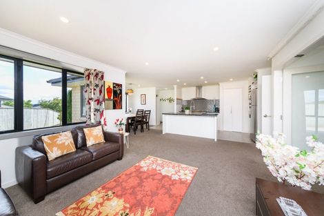 Photo of property in 12 Gibraltar Way, Fitzherbert, Palmerston North, 4410