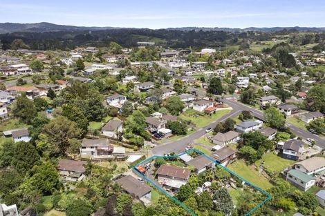 Photo of property in 8 Kilcar Place, Massey, Auckland, 0614